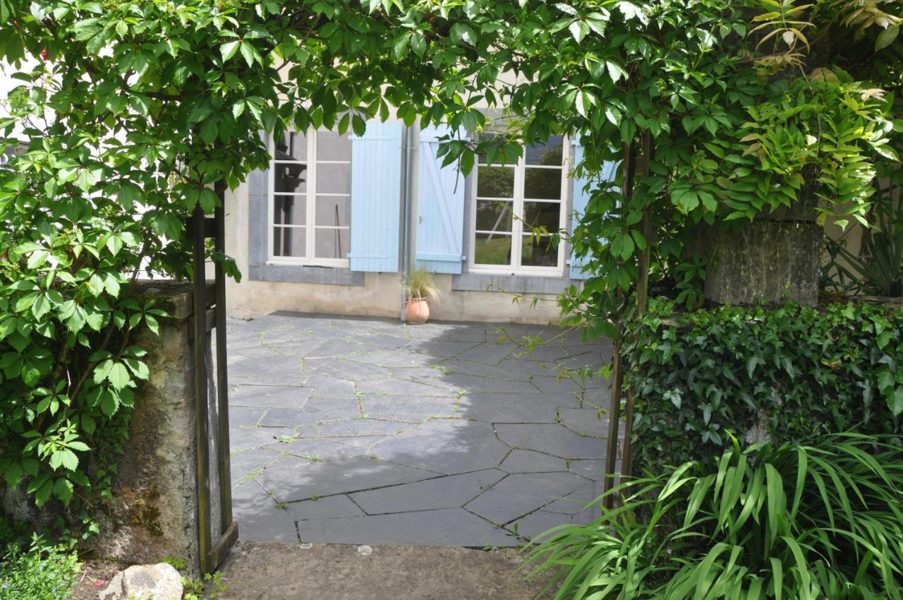 Gite D'Etape Le Couvent D'Ossau Louvie Juzon Exterior photo